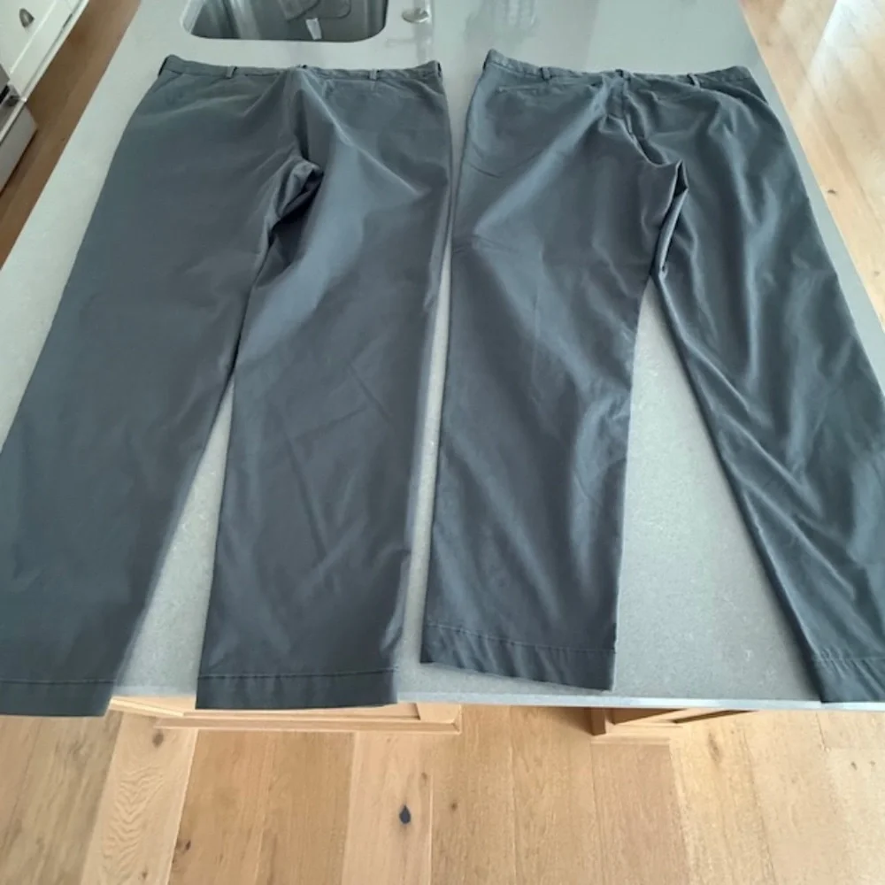 Banana Republic 2 Pants Mens 38x32 Gray Chino Slim Fit Comfort Casual